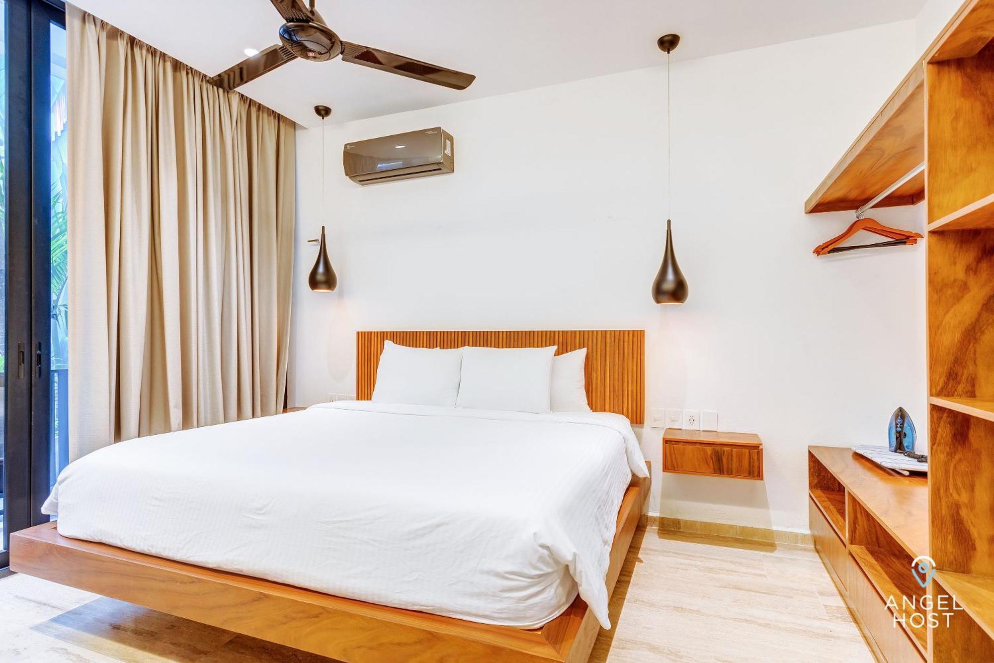 Chic Condotel With Roof Pool 10-min Walk To