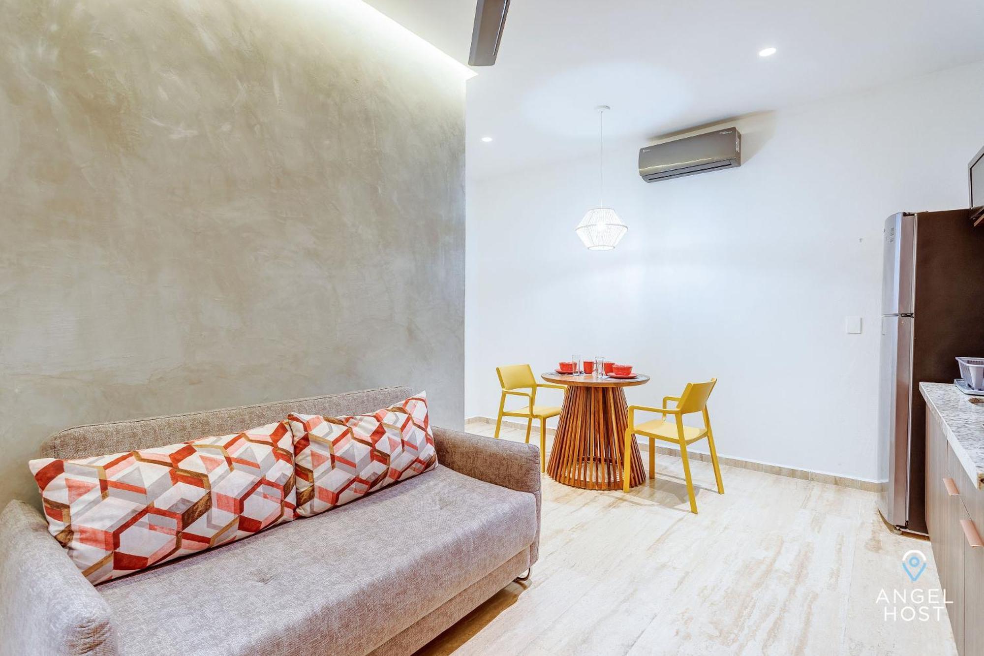 Chic Condotel With Roof Pool 10-min Walk To *