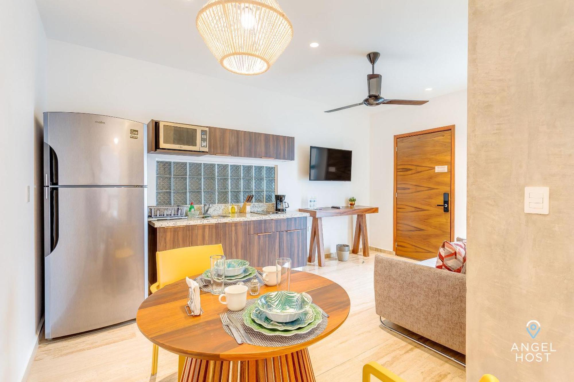 Chic Condotel With Roof Pool 10-min Walk To Apartamento