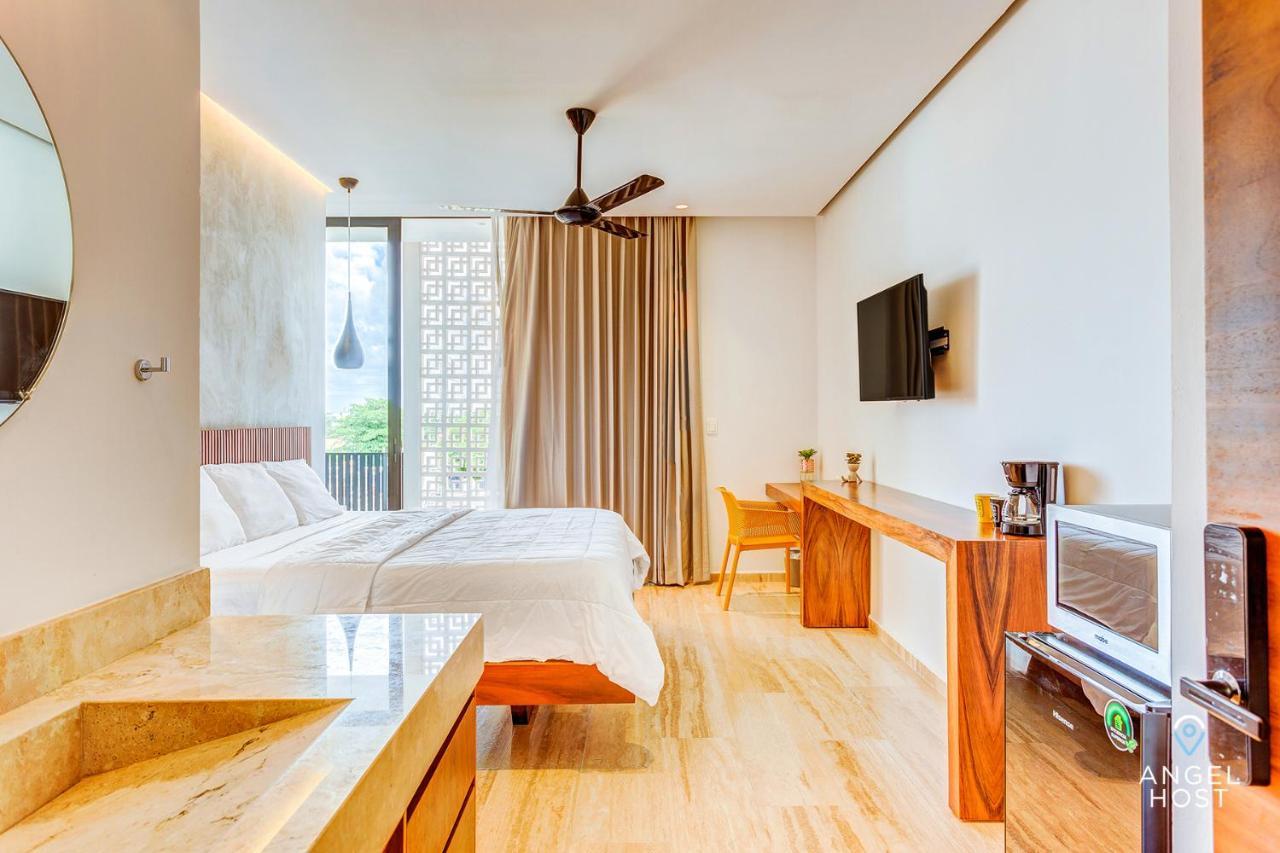 Chic Condotel With Roof Pool 10-min Walk To *