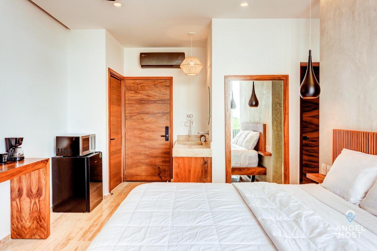 Chic Condotel With Roof Pool 10-min Walk To *